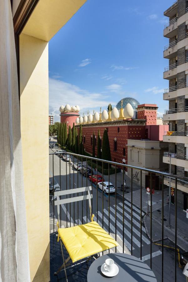 Apartamentos enfrente del Museo Dalí Figueras Exterior foto