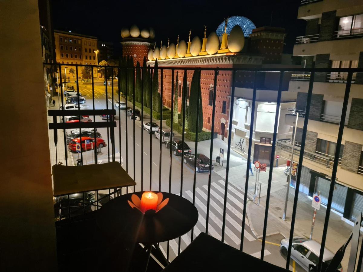 Apartamentos enfrente del Museo Dalí Figueras Exterior foto